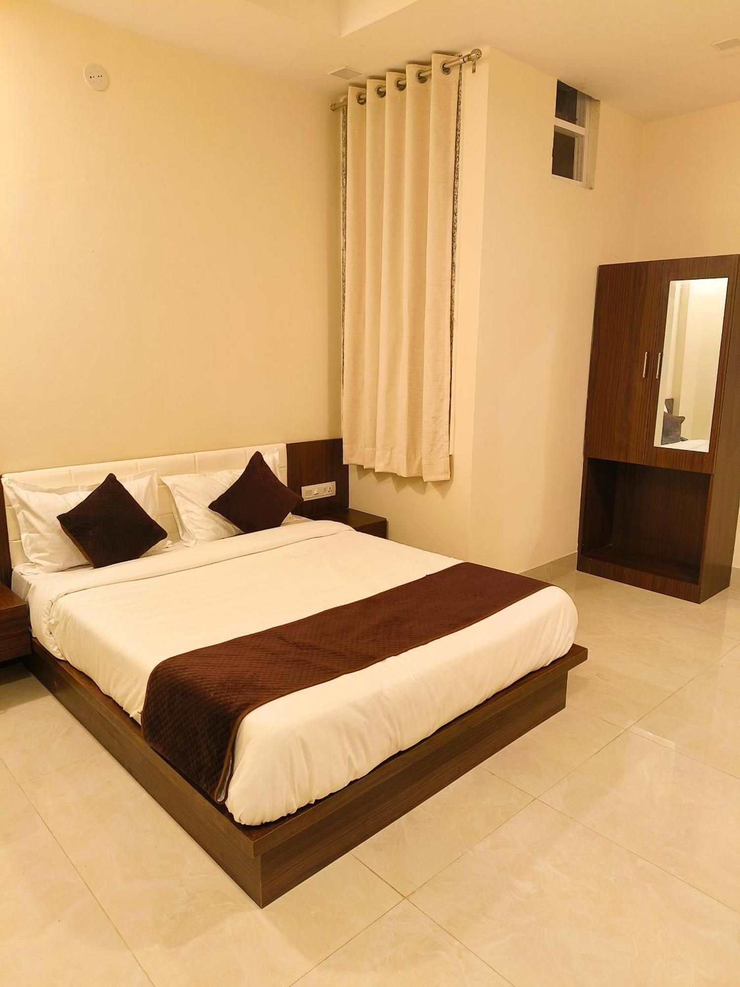 Hotel Veer Palace Near Udaipole Udaipur Ngoại thất bức ảnh