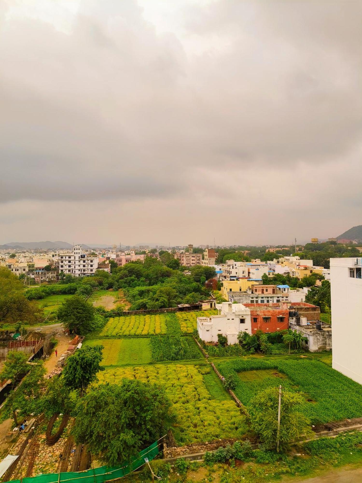 Hotel Veer Palace Near Udaipole Udaipur Ngoại thất bức ảnh