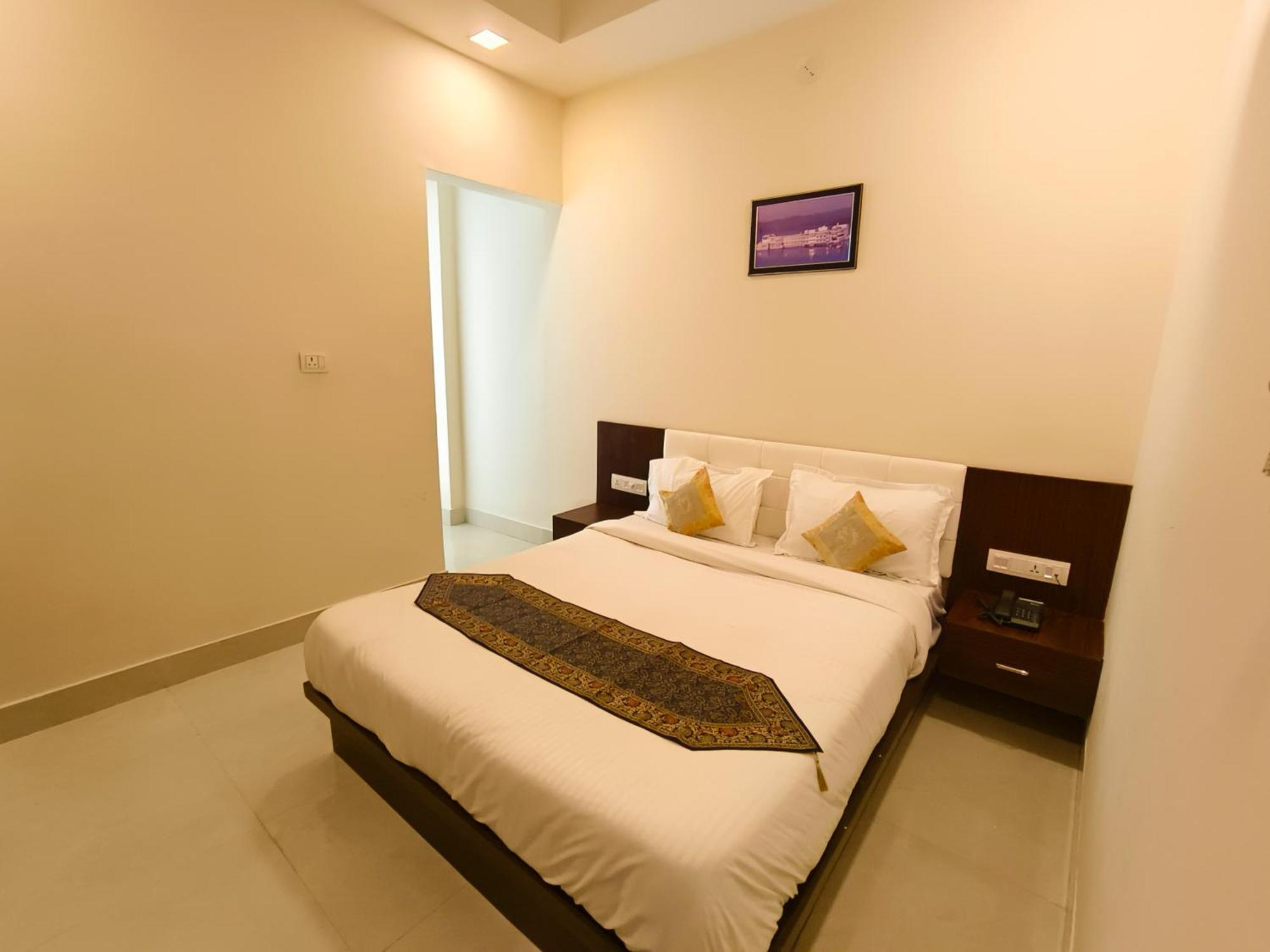 Hotel Veer Palace Near Udaipole Udaipur Ngoại thất bức ảnh